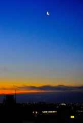 夜明けの囁き