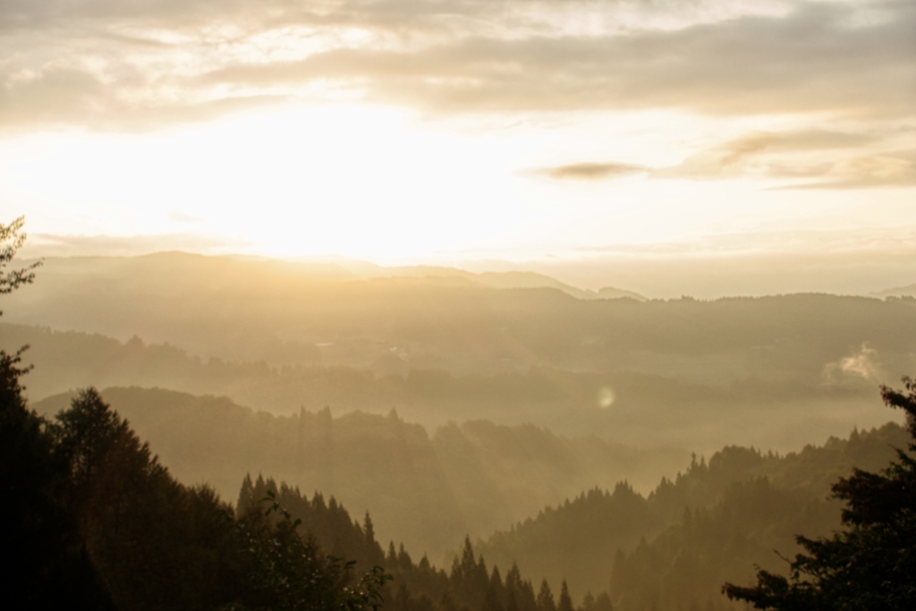 キャンプ場からの朝日