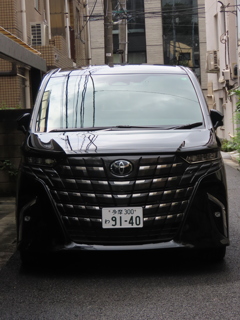 黒塗りの高級車