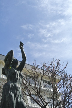 空を摑む