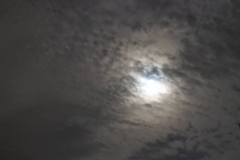 群雲の月
