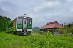 雲の重さや梅雨兆す