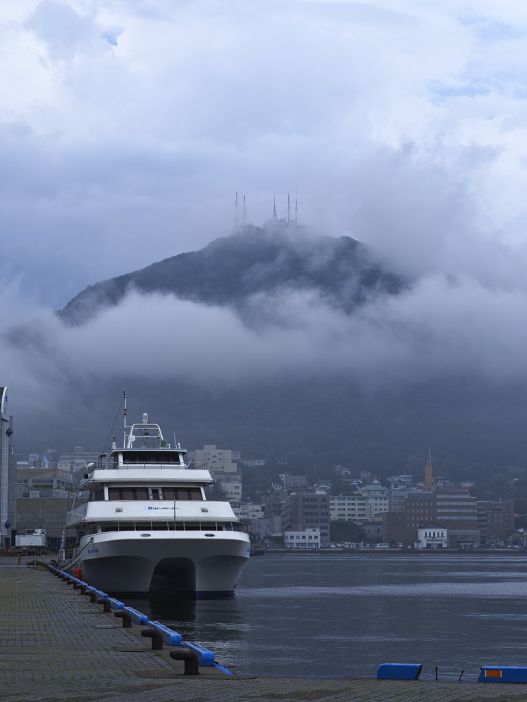 雨のち湾景