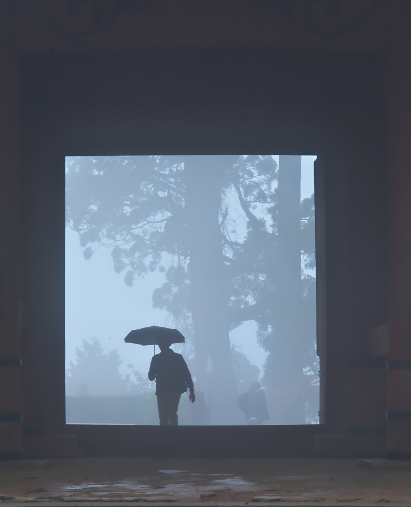 霧降る大門