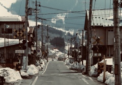 温泉街の踏切