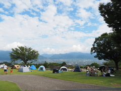 お盆の盆地