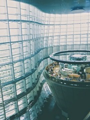 国立新美術館