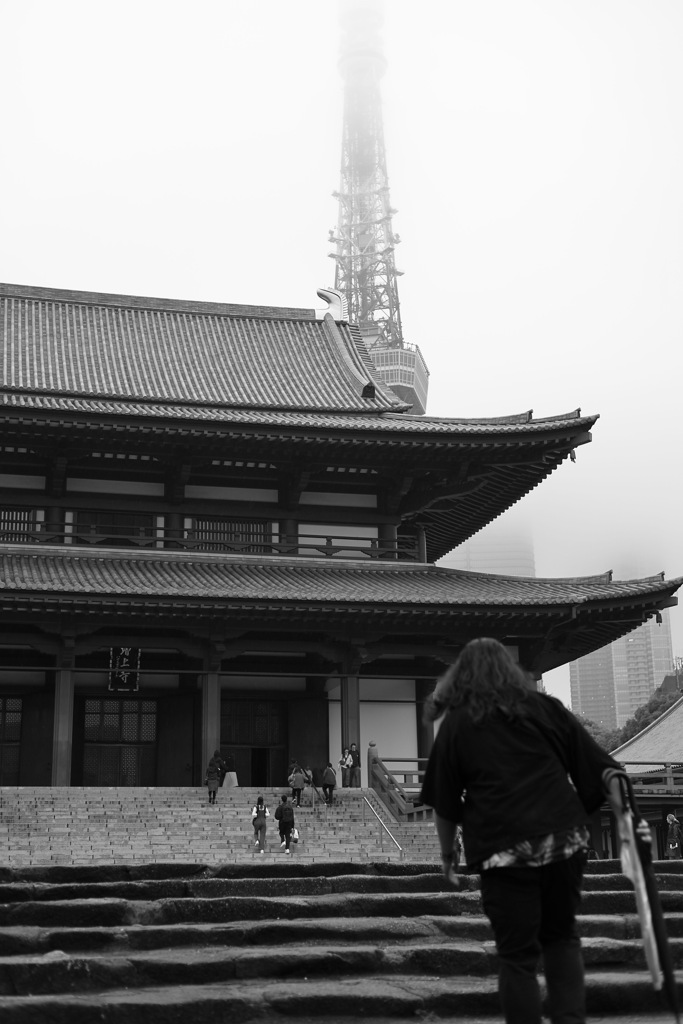 増上寺の背後に東京タワー