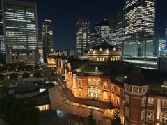 夜の東京駅駅舎