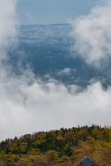 雲、街、紅葉