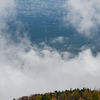 雲、街、紅葉