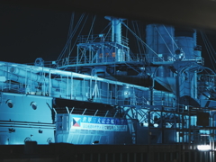 隙間から除く