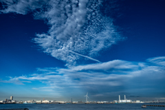 秋の空と雲と海と