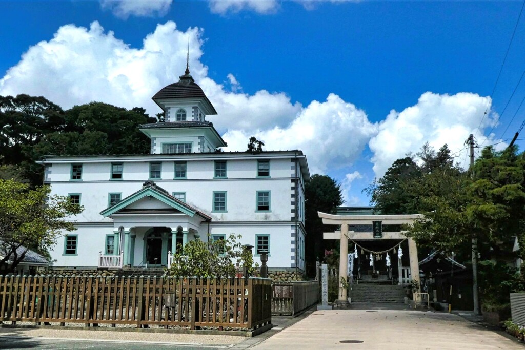 東海道を歩く　見附宿　旧見附学校