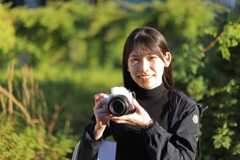 カメラをもった女性