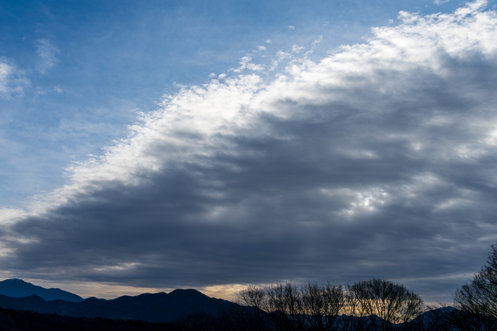 朝の雲