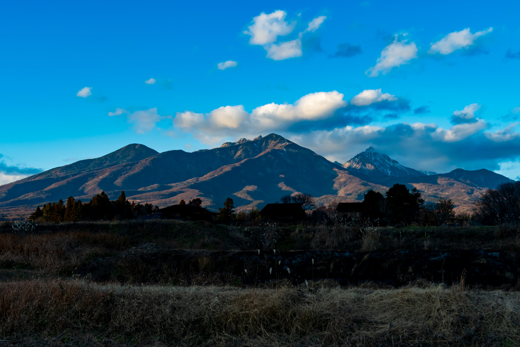 八ヶ岳と、夕の雲