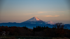 夕陽を受ける富士山