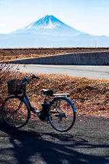自転車の向こうの富士山