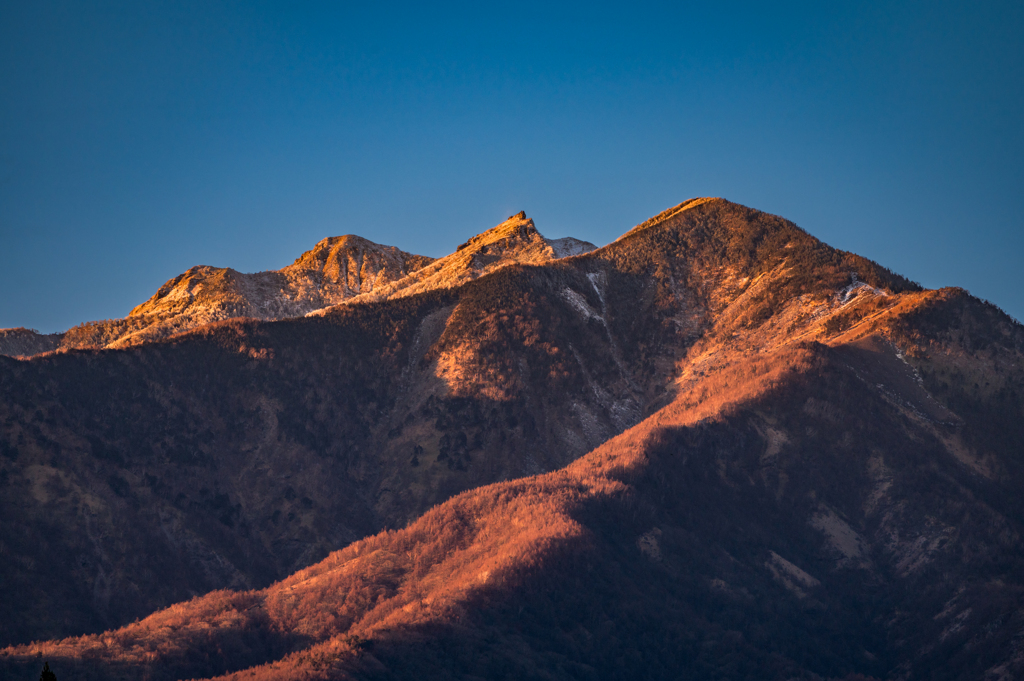 夕陽を受ける八ヶ岳