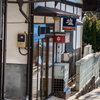 下る（甲斐大泉駅前通り）