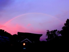 我が家に虹がかかる