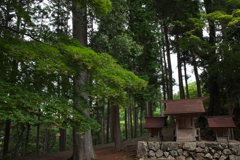深山の祠