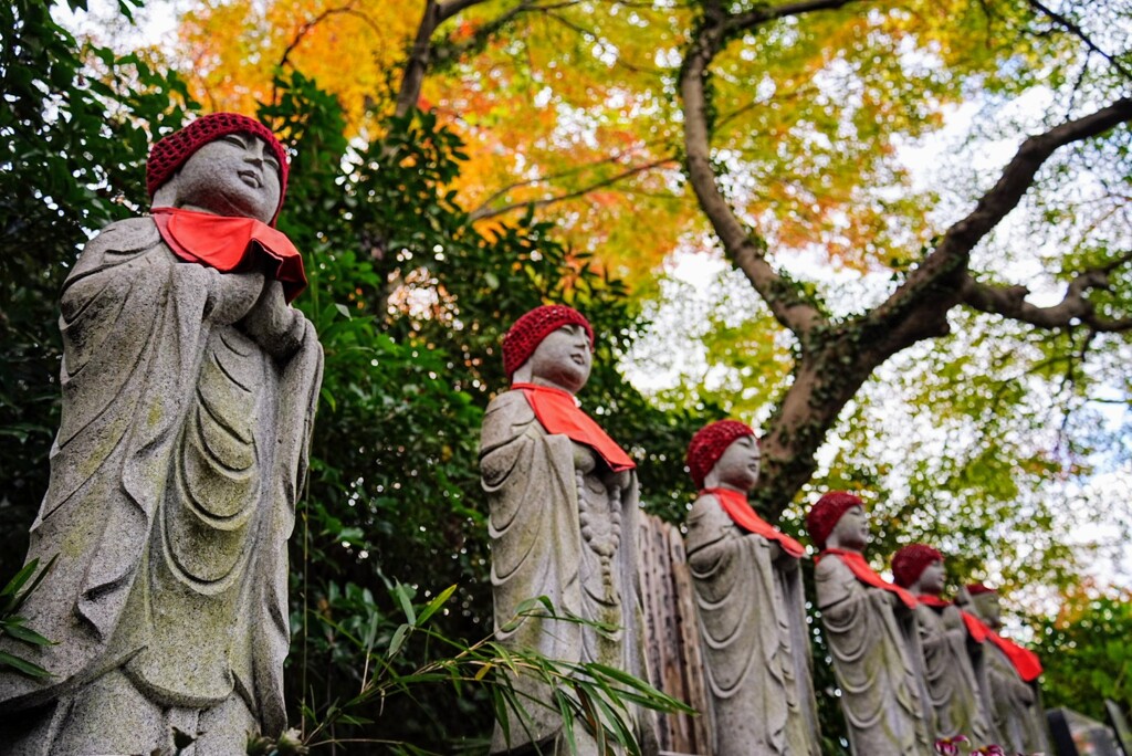 お地蔵様たちと紅葉