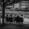 10名の背中