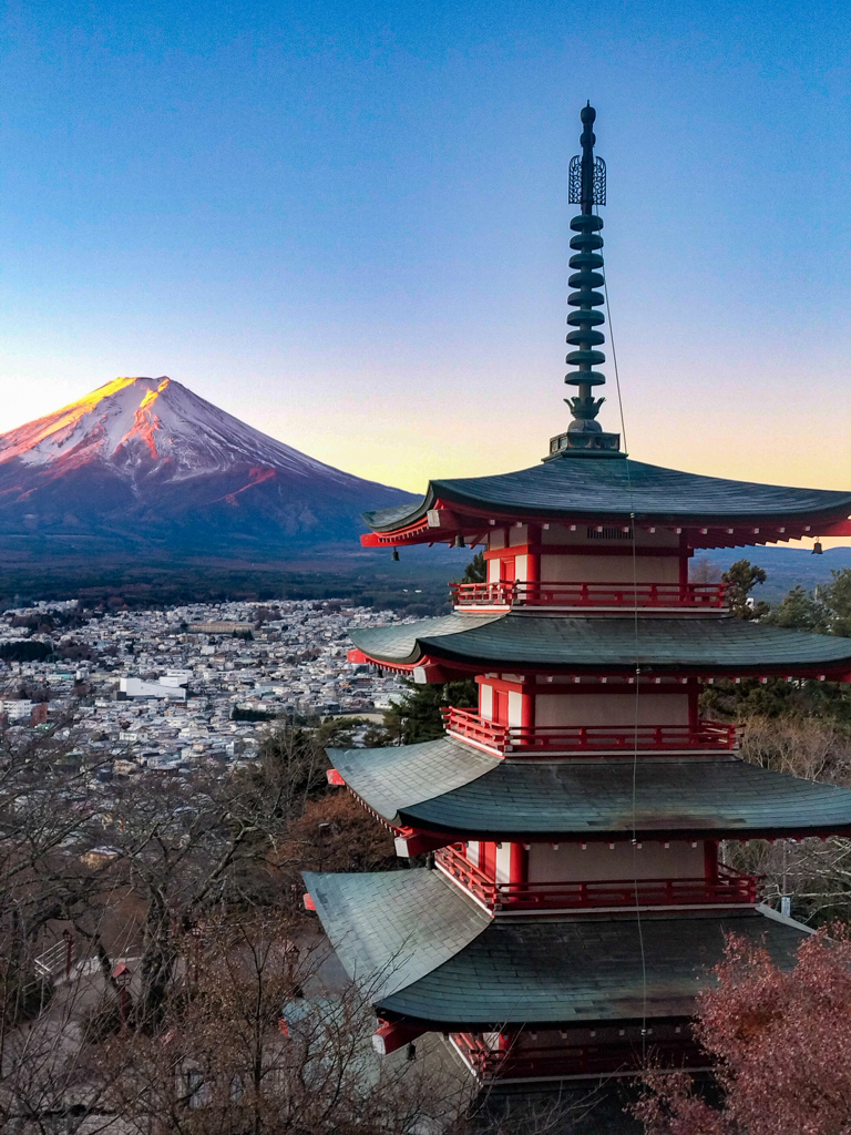紅富士と忠霊塔①