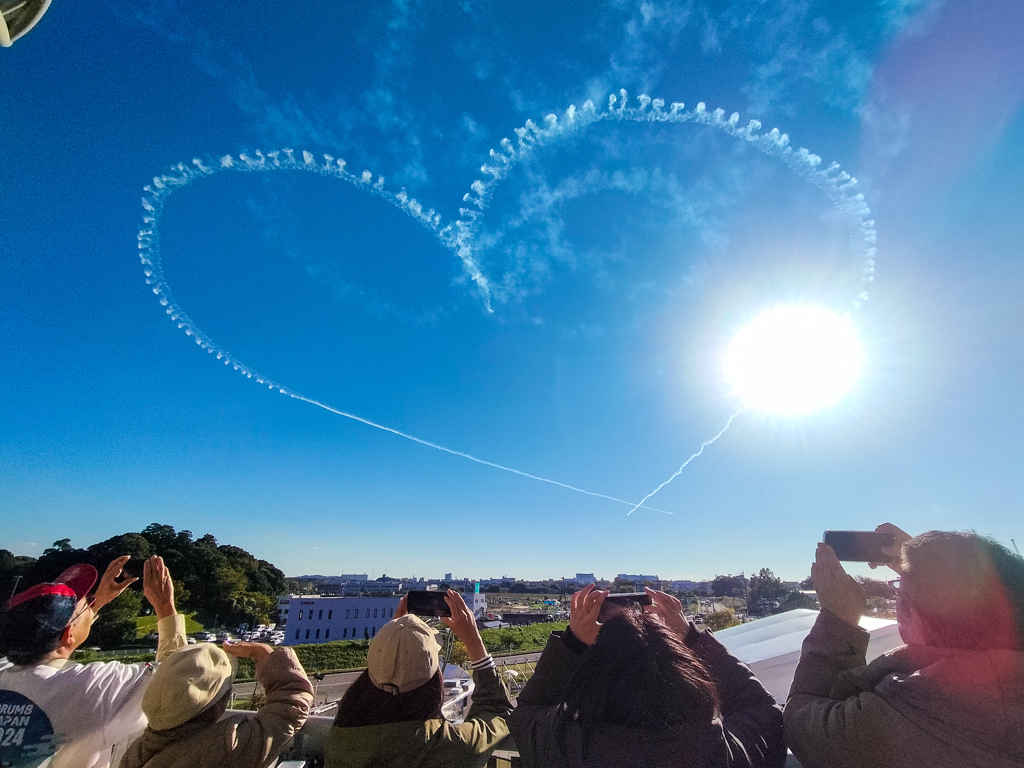 空に大きなハート