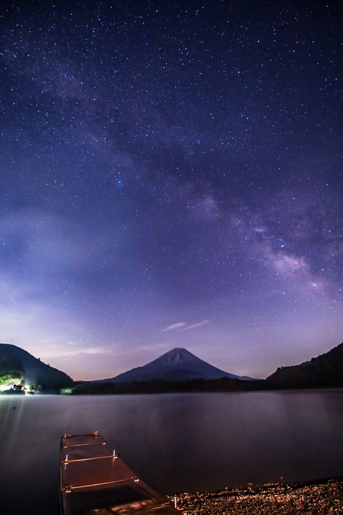 富士山と精進湖と天の川③