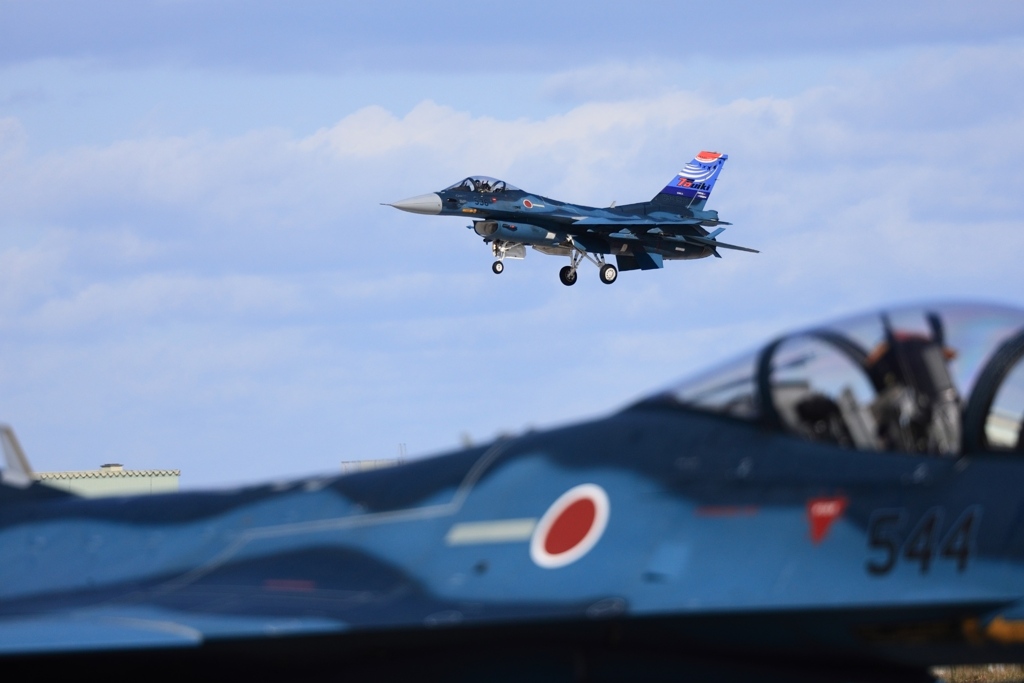 僚機を前に