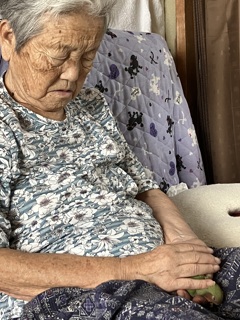 寝てる