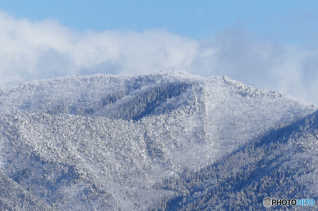 遥かな冬山