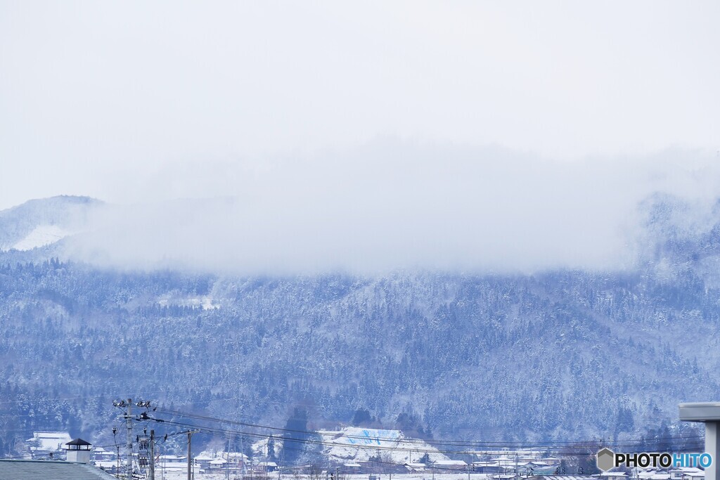 冬雲固まる