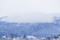 冬雲固まる