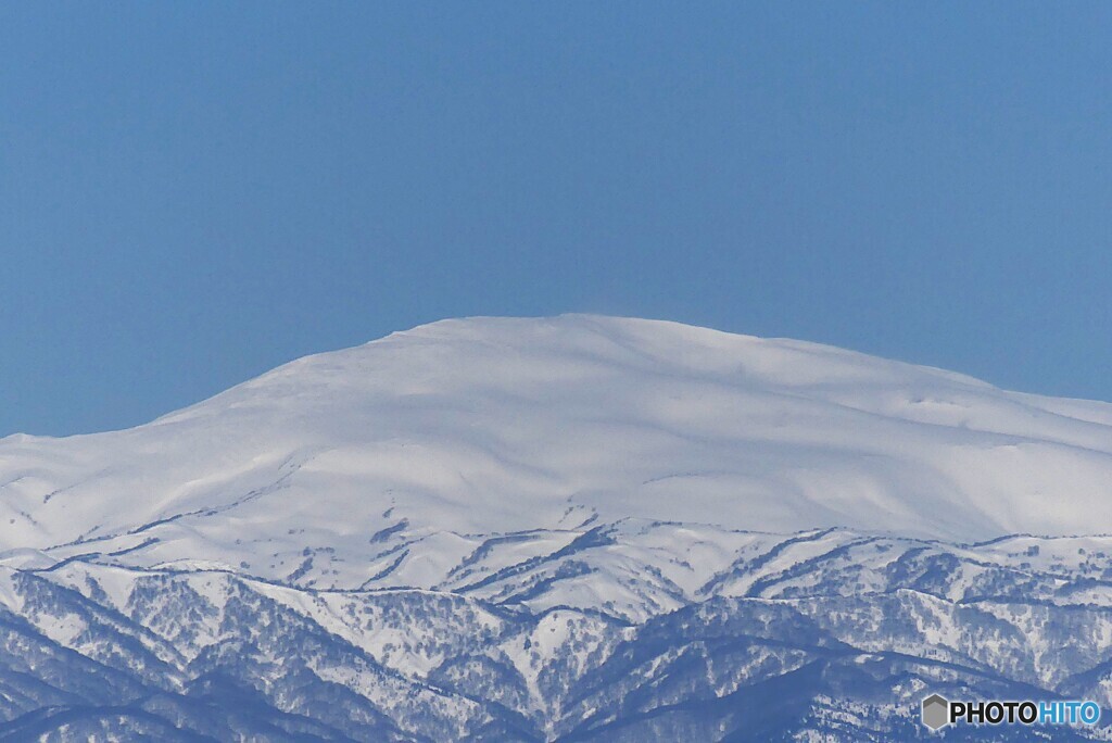 霊峰輝いて