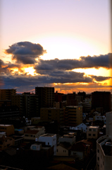 地元徘徊：夕暮れ刻のデパートの屋上から