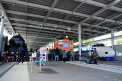 京都鉄道博物館：この御三方に出迎えられる