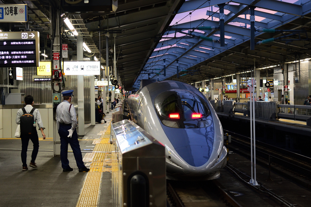 京都鉄道博物館への道中：この子に乗って新大阪到着