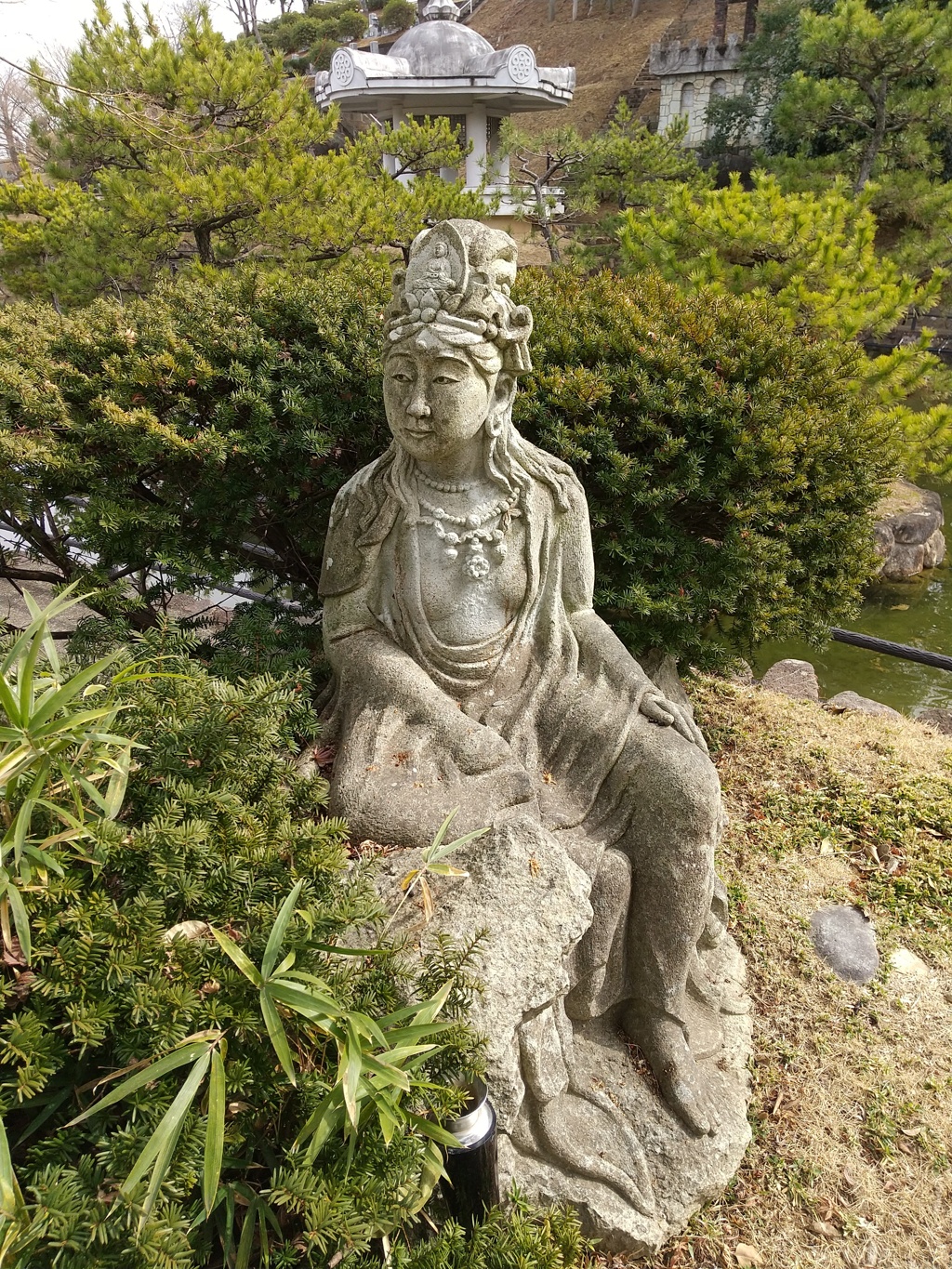 日本有数の仏教聖地、名古山霊苑を散策しました
