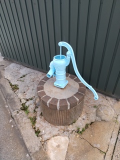 いい感じのポンプが水色になってました