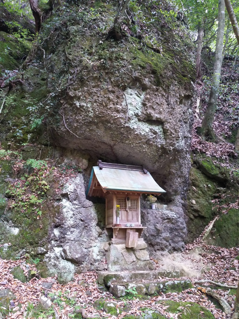 毘沙門堂（姫路市香寺町須加院）の岩蔵権現
