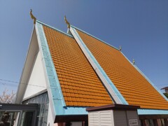 新クメール建築いう様式の建物だそうです