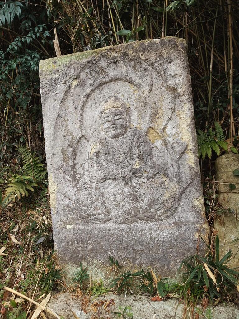 福々しいお顔の石仏