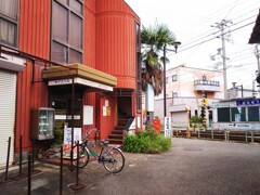 山電伊保駅前