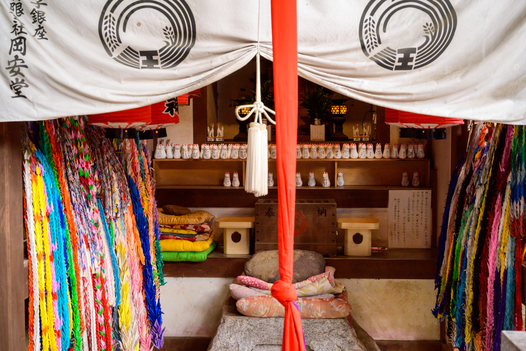 王子稲荷神社　力石