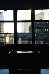 東京駅望む局長室