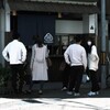 待つ
